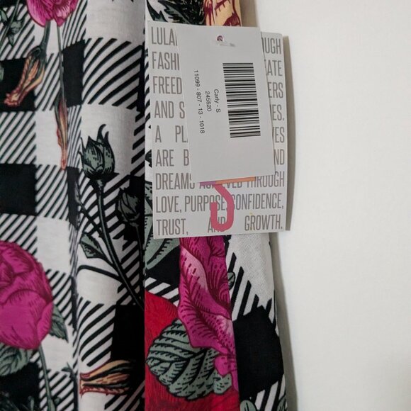 LulaRoe Short Sleeve Dress - Picture 3 of 6